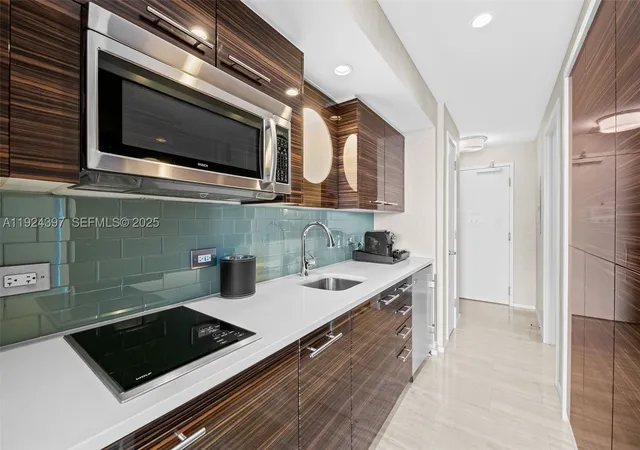 Photo 3 of Condo for sale at 551 N Fort Lauderdale Beach Blvd #R1904, Fort Lauderdale, FL 33304 | MLS# A11924397 | Listing updated on 2026-09-25