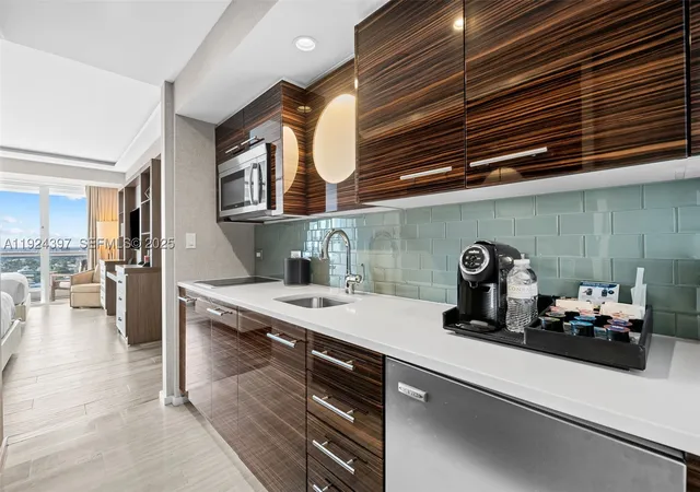 Photo 4 of Condo for sale at 551 N Fort Lauderdale Beach Blvd #R1904, Fort Lauderdale, FL 33304 | MLS# A11924397 | Listing updated on 2026-09-25