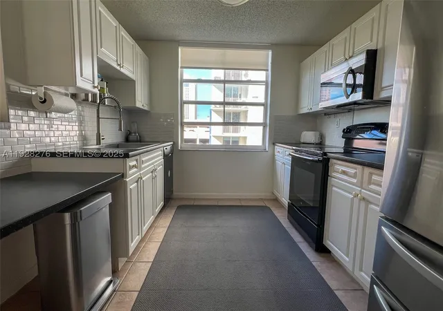 Photo 4 of Condo for sale at 520 Se 5Th Ave #2303, Fort Lauderdale, FL 33301 | MLS# A11928276 | Listing updated on 2026-09-16