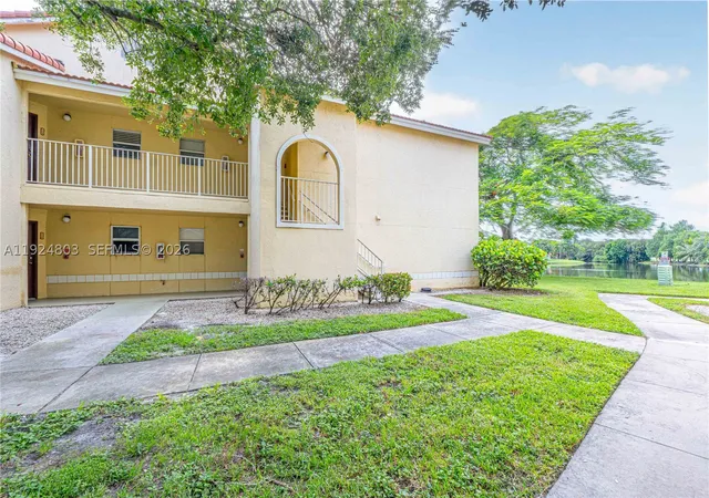Photo 4 of Sale Pending at 12510 Vista Isles Dr #1227, Plantation, FL 33325 | MLS# A11924803 | Listing updated on 2026-09-23