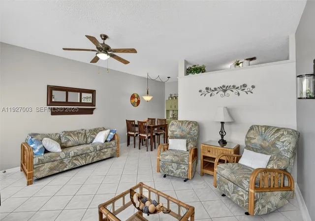 Photo 3 of House for sale at 800 Sw 10Th Ter #11T, Hallandale Beach, FL 33009 | MLS# A11927003 | Listing updated on 2026-09-25