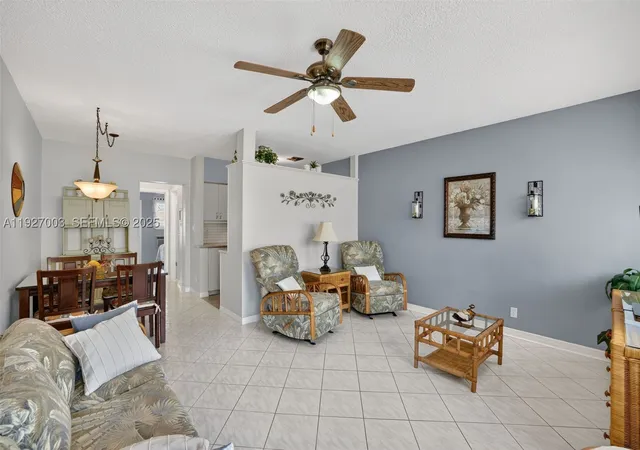 Photo 4 of House for sale at 800 Sw 10Th Ter #11T, Hallandale Beach, FL 33009 | MLS# A11927003 | Listing updated on 2026-09-25