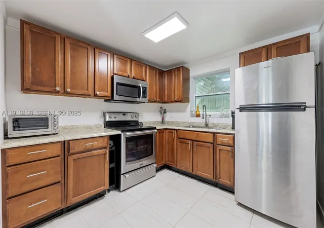 Photo 1 of Single family home for sale at 1464 Sw 29th Ave, Fort Lauderdale, FL 33312 | MLS# A11918108 | Listing updated on 2026-09-03