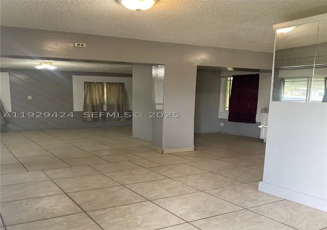 Photo 2 of Single family home for sale at 172 Nw 29th Ave, Fort Lauderdale, FL 33311 | MLS# A11929424 | Listing updated on 2026-09-02