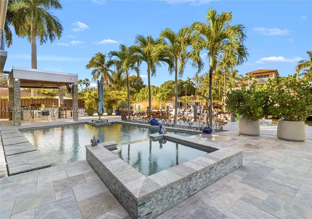 Photo 2 of Single family home for sale at 2809 Ne 24th Pl, Fort Lauderdale, FL 33305 | MLS# A11924597 | Listing updated on 2026-10-07