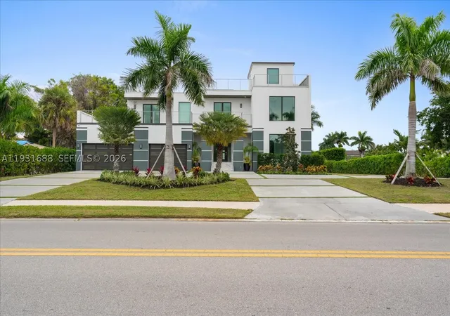 Photo 2 of Single family home for sale at 3800 Crayton Road, Naples, FL 34103 | MLS# A11931688 | Listing updated on 2026-09-15