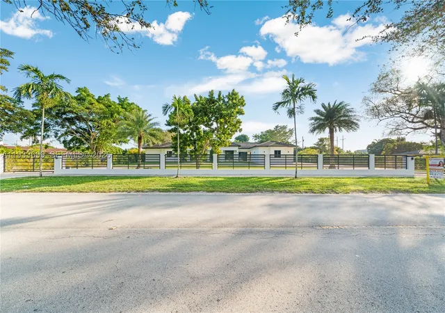 Photo 2 of Mansion for sale at 10398 Sw 64th St, Miami, FL 33173 | MLS# A11933699 | Listing updated on 2026-09-04