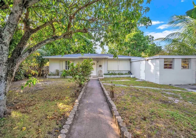 Photo 3 of Single family home for sale at 16234 Ne 9th Ct, North Miami Beach, FL 33162 | MLS# A11934535 | Listing updated on 2026-09-02