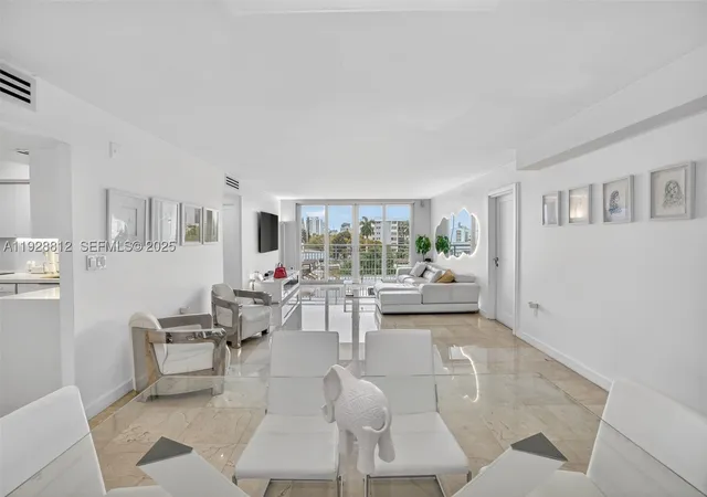 Listing Photo 4 - Condo for sale in building located at 9250 W Bay Harbor Dr, Bay Harbor Islands, FL 33154 - Unit #5D