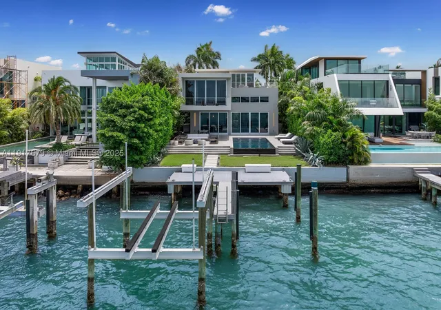 Photo 2 of Mansion for sale at 1379 N Venetian Way, Miami, FL 33139 | MLS# A11917679 | Listing updated on 2026-09-30