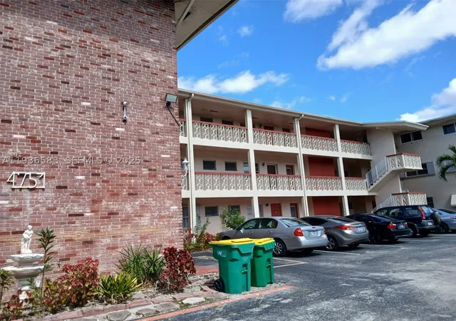 Photo 2 of Condo for sale at 4751 Nw 10th Ct #310, Plantation, FL 33313 | MLS# A11936583 | Listing updated on 2026-08-20