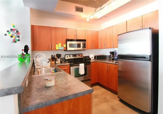 Listing Photo 4 - Condo for sale in building located at 455 Ne 25Th St, Miami, FL 33137 - Unit #407