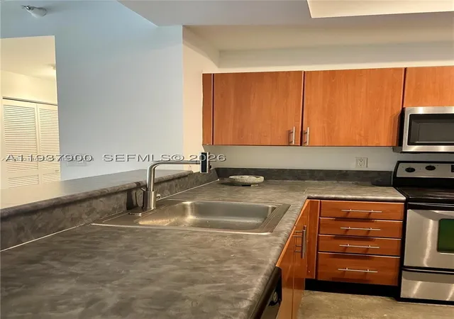 Listing Photo 5 - Condo for sale in building located at 455 Ne 25Th St, Miami, FL 33137 - Unit #407