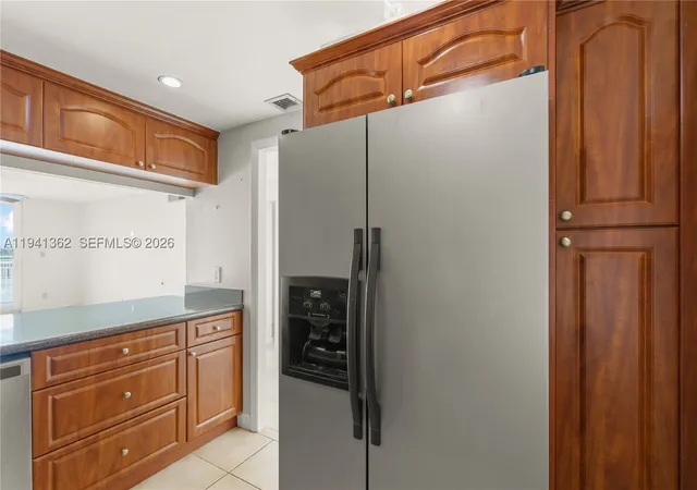 Listing Photo 4 - Condo for sale in building located at 437 Golden Isles Dr, Hallandale Beach, FL 33009 - Unit #4D