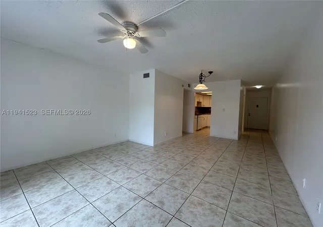 Listing Photo 5 - Condo for sale in building located at 4354 Nw 9Th Ave, Pompano Beach, FL 33064 - Unit #12-1C