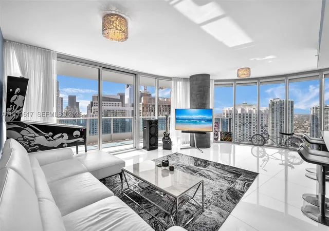 Photo 4 of Condo for sale at 200 Biscayne Boulevard Way #4202, Miami, FL 33131 | MLS# A11939617 | Listing updated on 2026-09-18