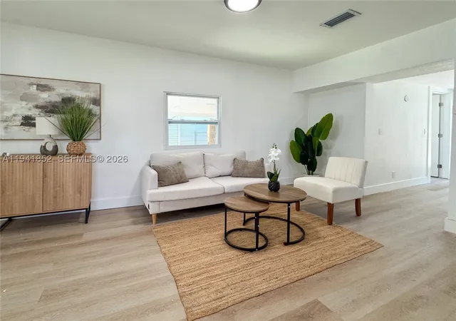Photo 2 of Sale Pending at 953 Ne 37th St, Oakland Park, FL 33334 | MLS# A11941852 | Listing updated on 2026-08-31