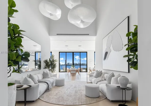 Photo 3 of Mansion for sale at 33 E Dilido Dr, Miami Beach, FL 33139 | MLS# A11942169 | Listing updated on 2026-09-02