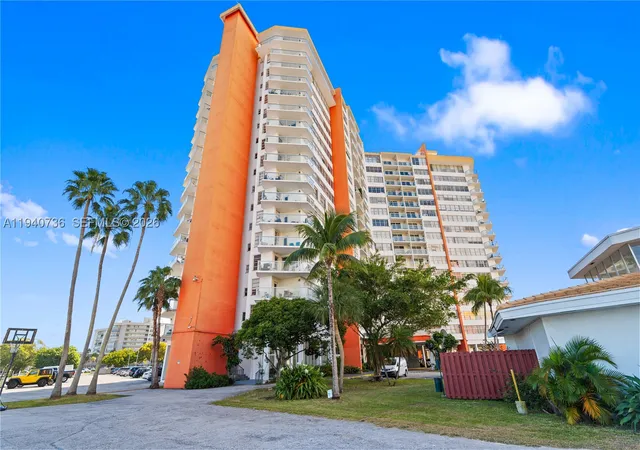 Photo 2 of Condo for sale at 1351 Ne Miami Gardens Dr #301E, Miami, FL 33179 | MLS# A11940736 | Listing updated on 2026-09-20