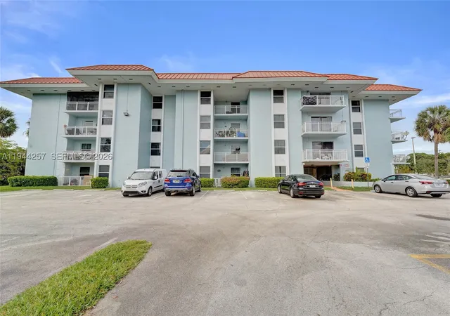 Photo 3 of Condo for sale at 505 S Pine Island Rd #405B, Plantation, FL 33324 | MLS# A11944257 | Listing updated on 2026-08-26