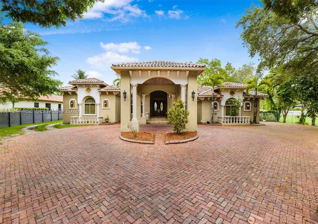 Photo 1 of Mansion for sale at 7761 Sw 122nd Ave, Miami, FL 33183 | MLS# A11944482 | Listing updated on 2026-09-30