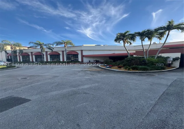 Photo 1 of House for sale at 8900 Washington Blvd #402, Pembroke Pines, FL 33025 | MLS# A11944350 | Listing updated on 2026-08-27