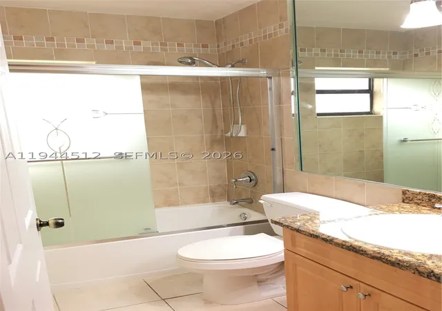 Listing Photo 5 - Condo for sale in building located at 3818 Coral Tree Cir, Coconut Creek, FL 33073 - Unit #3818