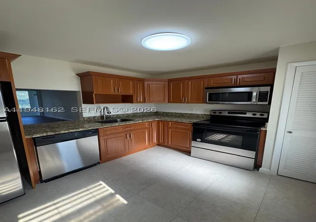 Photo 3 of Condo for sale at 1201 Ne 191st St #G313, Miami, FL 33179 | MLS# A11948162 | Listing updated on 2026-09-09