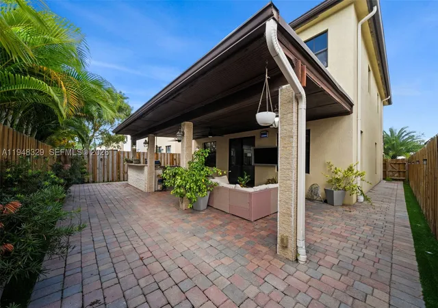 Photo 3 of Single family home for sale at 8658 Nw 99th Path, Doral, FL 33178 | MLS# A11948329 | Listing updated on 2026-10-06