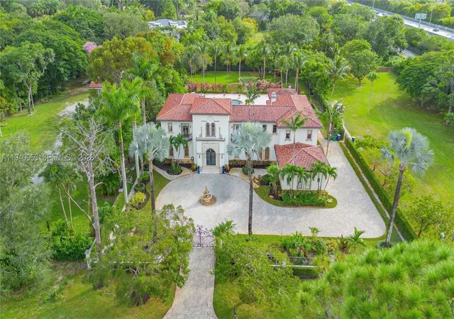 Photo 2 of Mansion for sale at 7538 Sw 64th St, Miami, FL 33143 | MLS# A11940956 | Listing updated on 2026-08-31