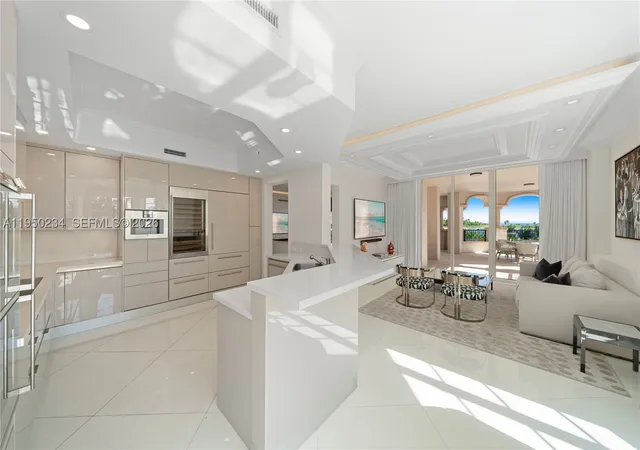 Listing Photo 4 - Condo for sale in building located at 7124 Fisher Island Dr, Miami, FL 33109 - Unit #7124