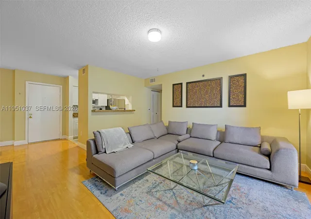 Photo 3 of Condo for sale at 19555 E Country Club Dr #8303, Aventura, FL 33180 | MLS# A11951037 | Listing updated on 2026-09-10