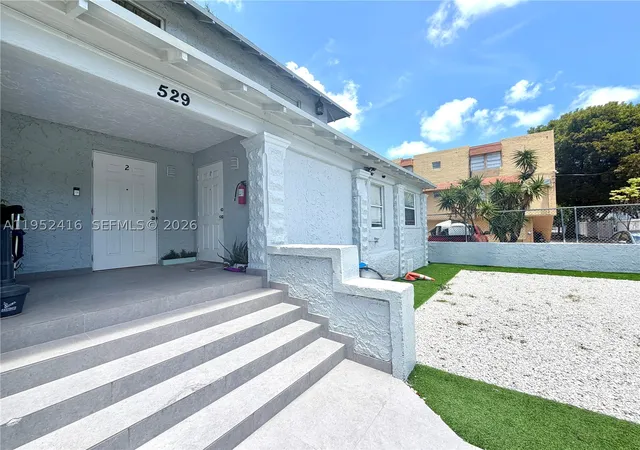 Multi family home for sale at 529 Sw 3Rd St, Miami, FL 33130 | MLS# A11952416