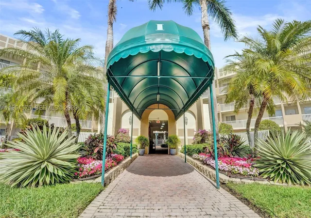Listing Photo 1 - Condo for sale in building located at 7763 Southampton Ter, Tamarac, FL 33321 - Unit #403
