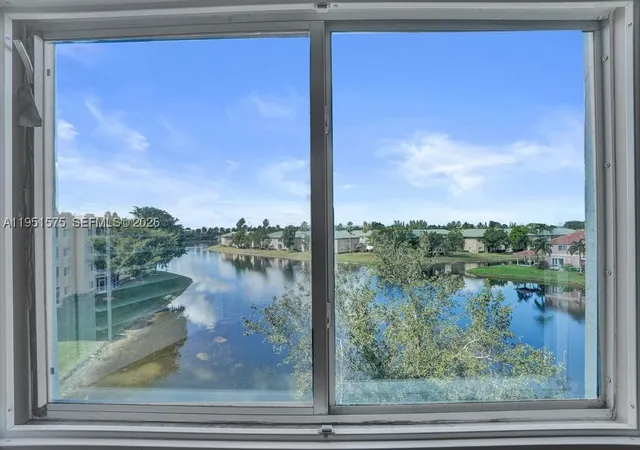 Listing Photo 3 - Condo for sale in building located at 7763 Southampton Ter, Tamarac, FL 33321 - Unit #403