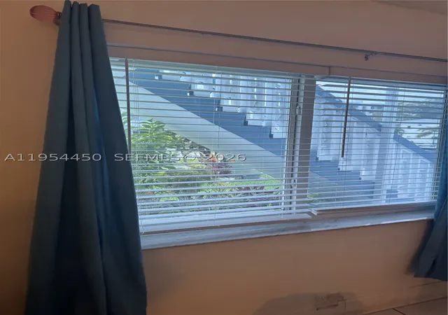 Listing Photo 5 - Condo for sale in building located at 55 Nw 204Th St, Miami, FL 33169 - Unit #1
