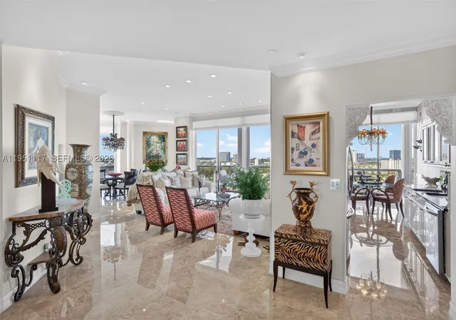 Listing Photo 1 - Condo for sale in building located at 3598 Yacht Clb Dr, Miami, FL 33180 - Unit #PH2