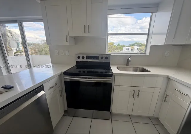 Listing Photo 5 - Condo for sale in Grove Palms I Condo located at 3052 Sw 27Th Ave, Miami, FL 33133 - Unit #301