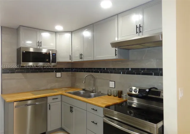 Photo 3 of Condo for sale at 4172 Inverrary Dr #110, Lauderhill, FL 33319 | MLS# A11956557 | Listing updated on 2026-09-07