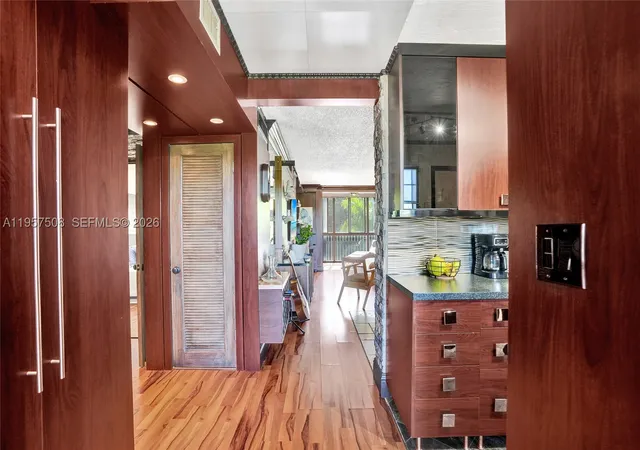 Listing Photo 2 - Condo for sale in building located at 1000 Ne 12Th Ave, Hallandale Beach, FL 33009 - Unit #505