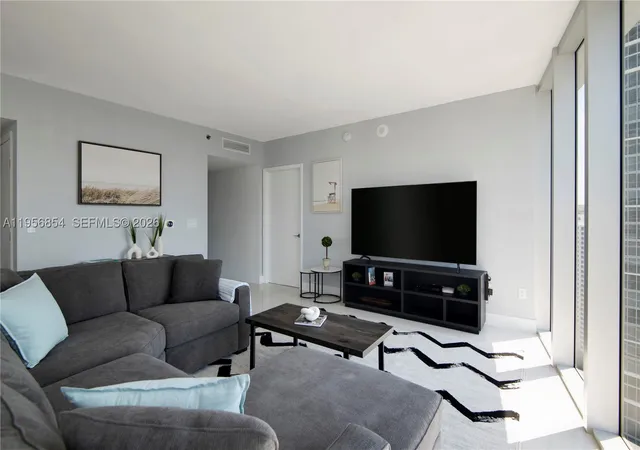 Photo 2 of Condo for sale at 485 Brickell Ave #3208, Miami, FL 33131 | MLS# A11956854 | Listing updated on 2026-09-10