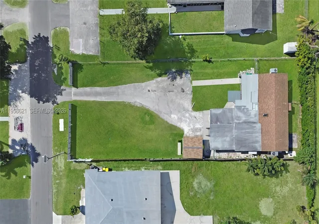 Photo 1 of Multi family home for sale at 4133 Sw 52nd St, Fort Lauderdale, FL 33314 | MLS# A11958621 | Listing updated on 2026-08-27