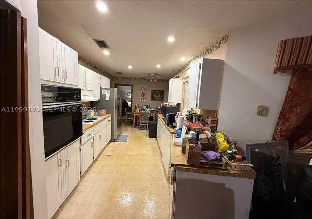 Photo 3 of Single family home for sale at 1140 Nw 78th Ter, Plantation, FL 33322 | MLS# A11959191 | Listing updated on 2026-09-10