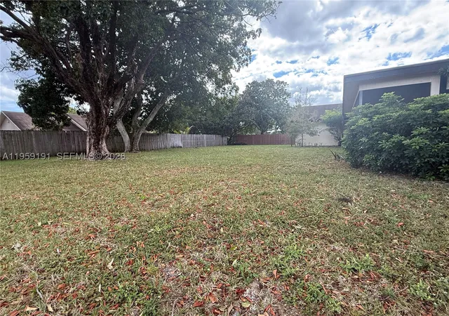 Photo 4 of Single family home for sale at 1140 Nw 78Th Ter, Plantation, FL 33322 | MLS# A11959191 | Listing updated on 2026-09-10