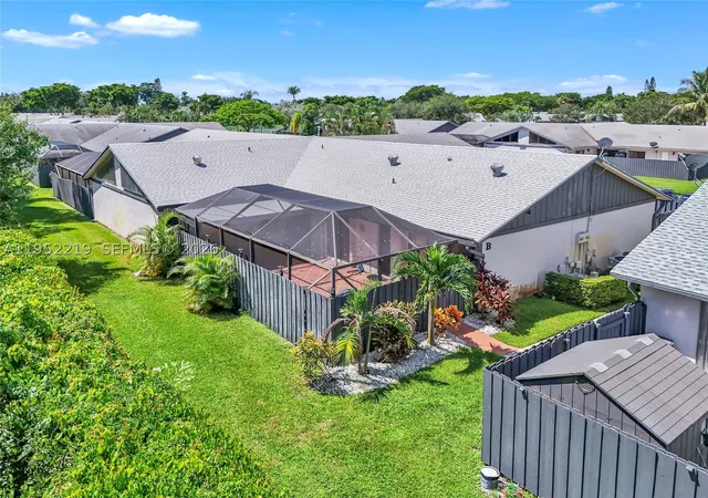 Photo 2 of Single family home for sale at 1050 Summit Trail Cir #B, West Palm Beach, FL 33415 | MLS# A11952219 | Listing updated on 2026-09-09