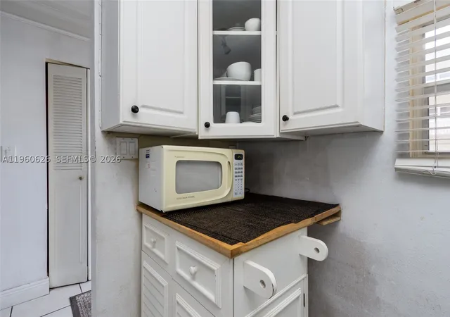 Listing Photo 4 - Condo for sale in building located at 4341 Nw 16Th St, Lauderhill, FL 33313 - Unit #101