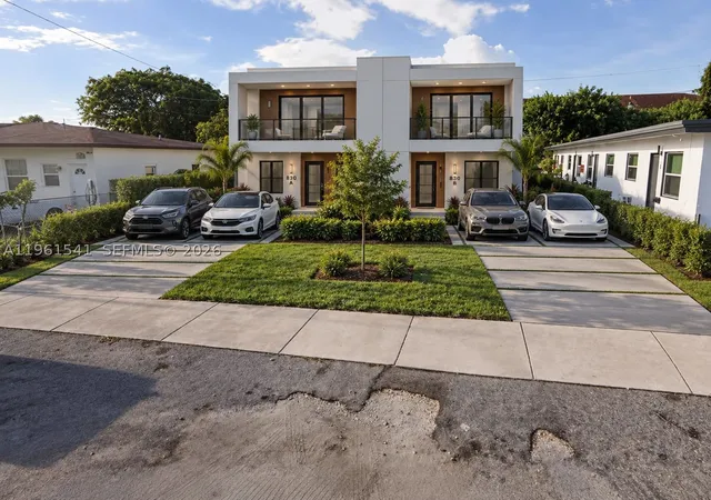 Photo 1 of Land for sale at 10 Nw St, Fort Lauderdale, FL 33311 | MLS# A11961541 | Listing updated on 2026-09-16