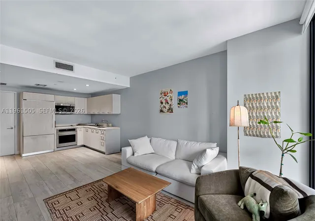 Photo 2 of Condo for sale at 45 Sw 9th St #3807, Miami, FL 33130 | MLS# A11961505 | Listing updated on 2026-09-08
