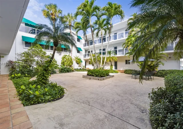 Listing Photo 2 - Condo for sale in building located at 1 Harbour Wy, Bal Harbour, FL 33154 - Unit #108
