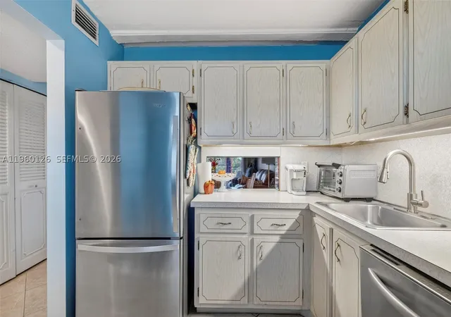 Photo 2 of Condo for sale at 2901 Nw 46th Ave #306, Lauderdale Lakes, FL 33313 | MLS# A11960126 | Listing updated on 2026-08-28